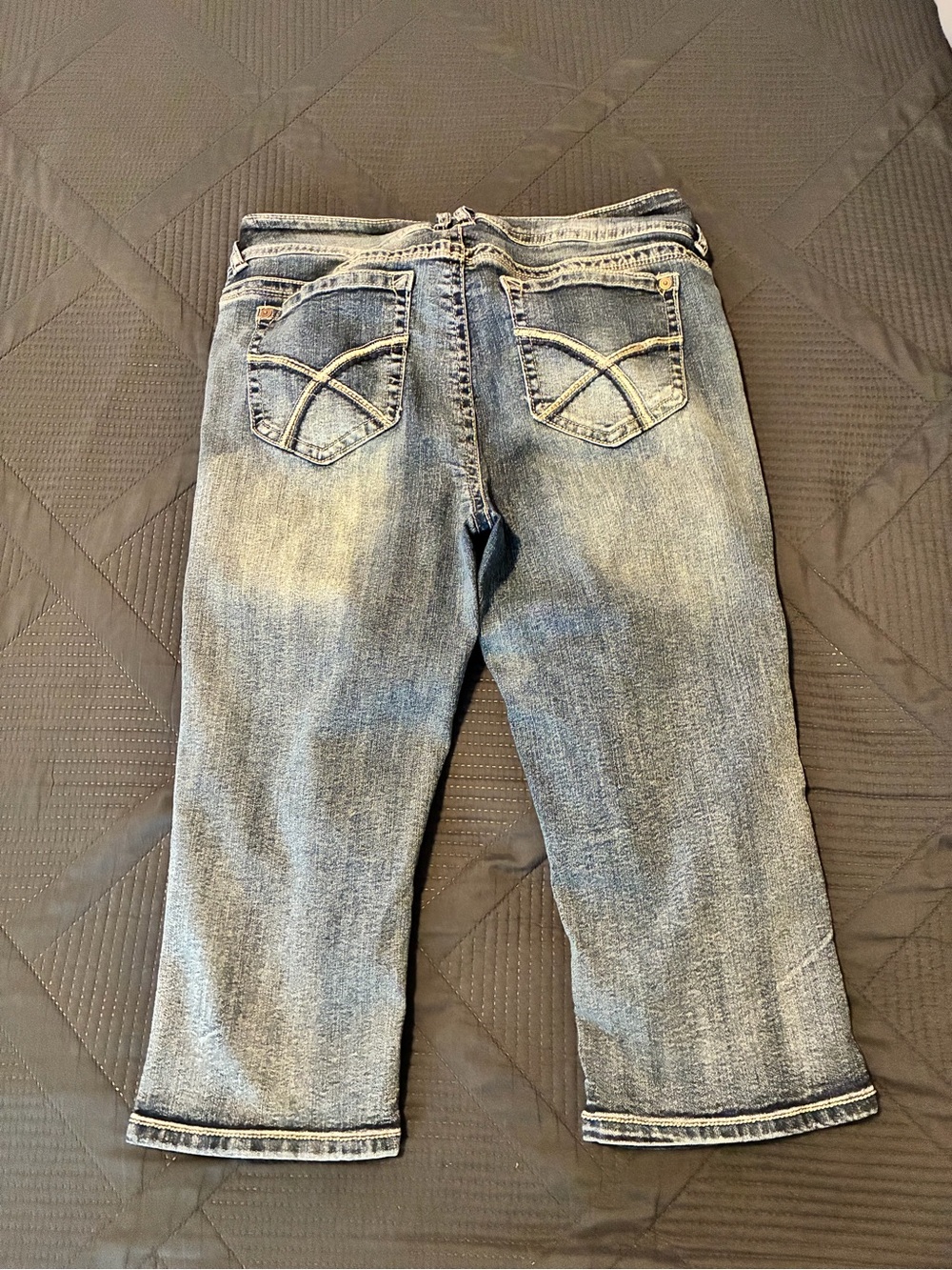 Wallflower Midwash Blue Cropped Jeans - Back Pocket Detail
